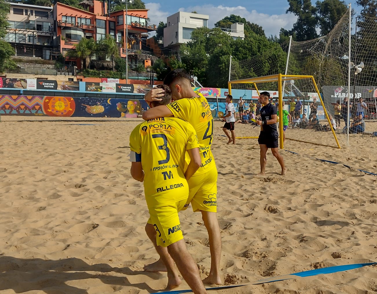 Liga Evolución Fútbol playa: Uruguay debutó con un triunfo y una